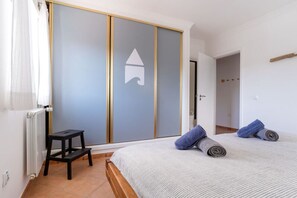 1 dormitori, planxa i posts de planxar, wifi gratuïta i roba de llit