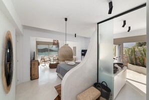 5 Schlafzimmer, Zimmersafe, Schreibtisch, Bügeleisen/Bügelbrett