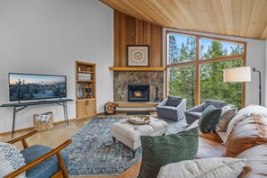 Smart TV, fireplace, table tennis