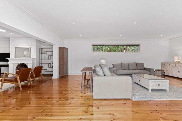 电视、电子游戏、书