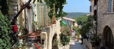 Enceinte de lâhĂ©bergement