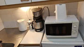 Apartment | Private kitchen | Fridge, microwave, oven, stovetop