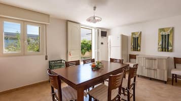 Apartment | Dining room