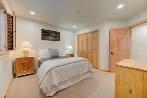 3 Schlafzimmer, Reisekinderbett, WLAN, Bettwäsche
