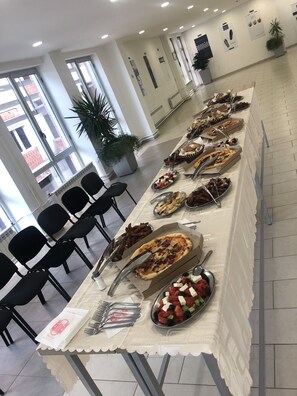 Desayuno buffet todos los días (con cargo)