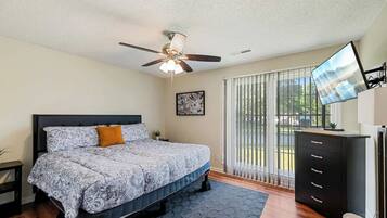 4 bedrooms, iron/ironing board, free WiFi, bed sheets