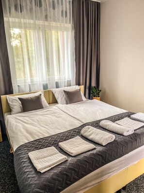 1 bedroom, desk, soundproofing, free WiFi - Diament Ruda Śląska (Ruda Slaska)