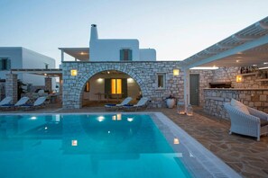 Huis | 4 slaapkamers, een bureau, internet