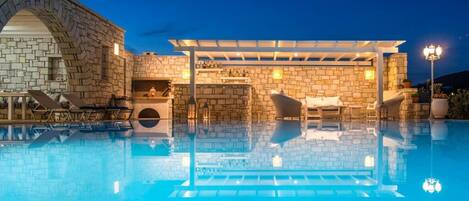 House | 4 bedrooms, desk, Internet