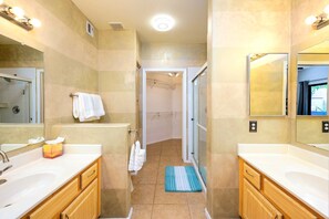 Apartment, 2 Schlafzimmer | Badezimmer