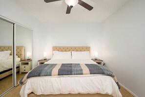 Condo, 2 phòng ngủ | 2 phòng ngủ, bàn ủi/dụng cụ ủi quần áo 