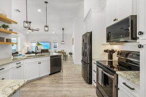 Private kitchen - Beachcomber Life - 100 Gulf Beach Rd 3 Bedroom Home by RedAwning (Fort Myers Beach)