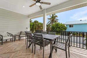 House, 3 Bedrooms | Balcony - Beachcomber Life - 100 Gulf Beach Rd 3 Bedroom Home by RedAwning (Fort Myers Beach)