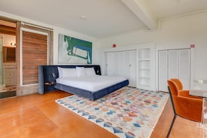 2 habitaciones, escritorio, tabla de planchar con plancha y wifi 