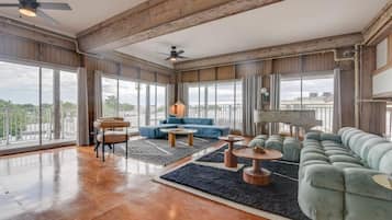 Televisión y oficina