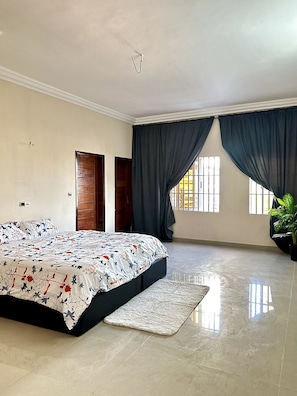 1 quarto, Wi-Fi de cortesia, roupa de cama