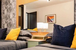 3 quartos, cofres nos quartos, escrivaninha