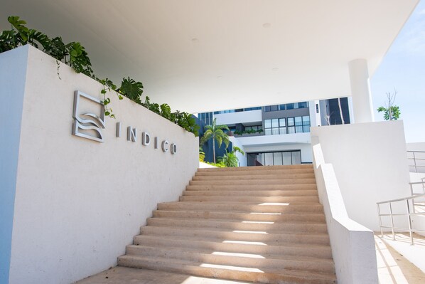 Exterior detail - New Deluxe Unit, Signature Condominium by The Harbor (Mérida)