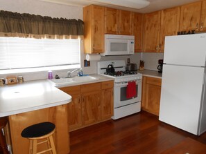 Micro-ondes, four, plaque de cuisson