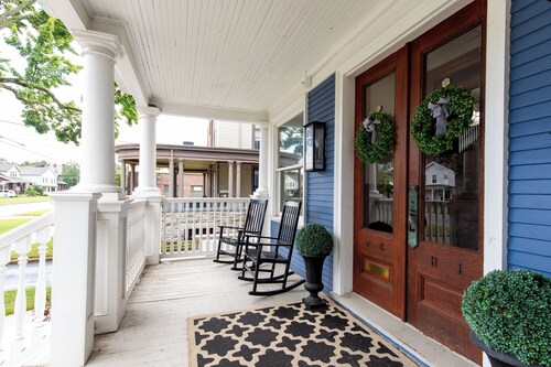Contemporary Condo Downtown Sandusky