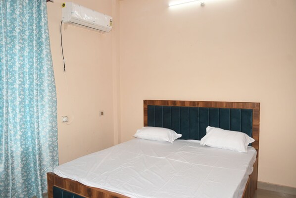 2 chambres, fer et planche à repasser, Wi-Fi gratuit, draps fournis