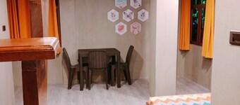 A place to stay in La Union (surftown) ,Urbiztondo beach. Group of 10.