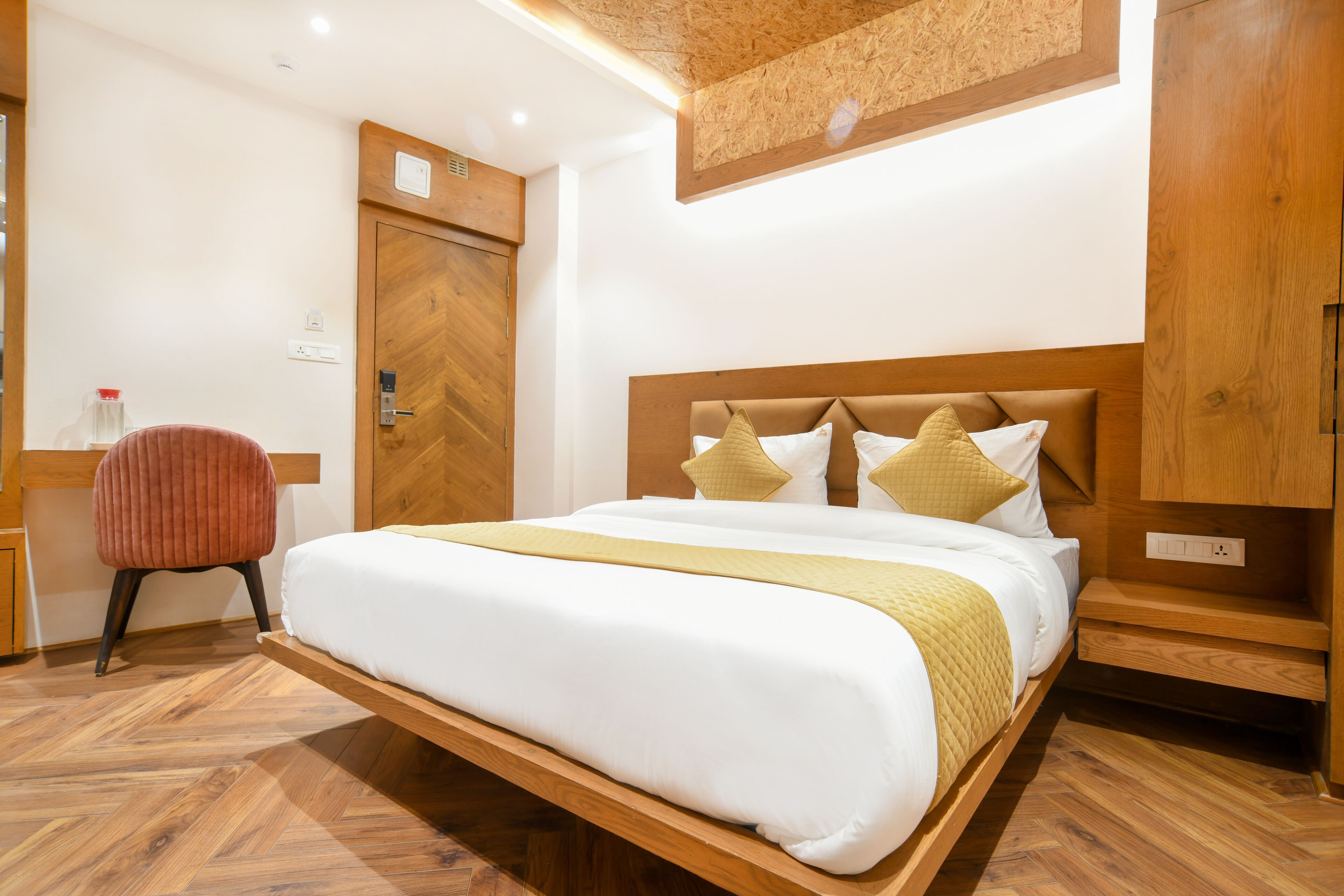 Memory-foam beds, minibar, desk, laptop workspace