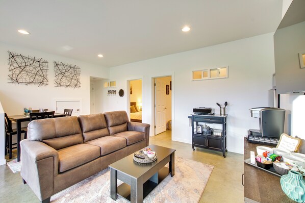 House (2 Bedrooms) | Interior