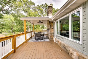 Interior - Lakefront Home w/ Private Dock in Sunrise Beach! (Sunrise Beach)