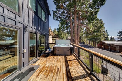 Gorgeous Tahoe City Home w/ Views, Steps to Beach