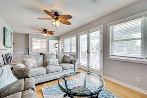 House (5 Bedrooms) | Interior