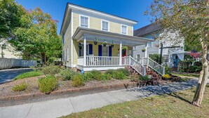 Exterior - Convenient New Bern Apt With Patio Access! (New Bern)