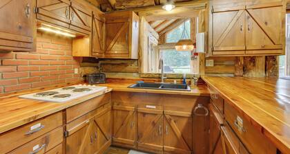 Scenic Montana Cabin Rental ~ 1 Mi to Yellowstone!