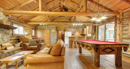 Scenic Montana Cabin Rental ~ 1 Mi to Yellowstone!