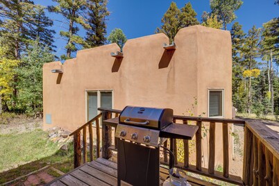 Secluded Amalia Retreat w/ Cozy Fireplace & Grill!
