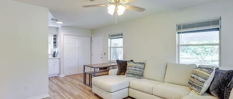 House (2 Bedrooms) | Interior