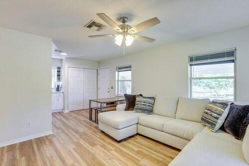 Williston Home w/ Yard: 6 Mi to Devils Den Spring