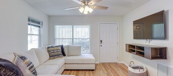 Williston Home w/ Yard: 6 Mi to Devils Den Spring