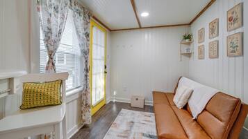 Apartment (0 Bedroom) | Interior