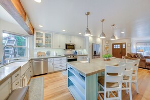 House (4 Bedrooms) | Interior - Charming Idaho Home w/ Hot Tub, Near Beaches! (Sagle)