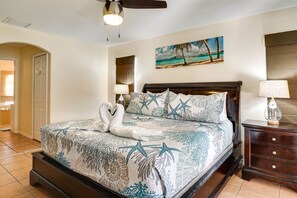 4 bedrooms, laptop workspace, iron/ironing board, bed sheets - Luxe Cape Coral Retreat w/ Pool ~ 7 Mi to Beach! (Cape Coral)