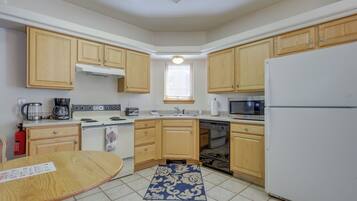 House (1 Bedroom) | Interior