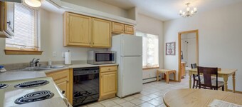 Charming Amalia Retreat w/ Fireplace & Grill!