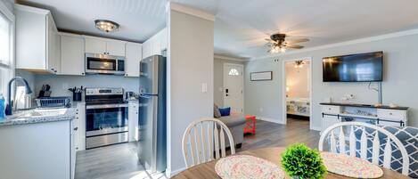 House (2 Bedrooms) | Interior