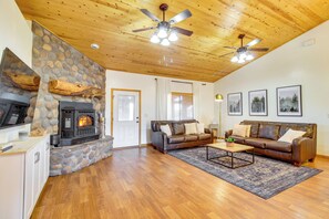 House (3 Bedrooms) | Interior - Pet-friendly Show Low Cabin w/ 1-acre Fenced Yard! (Show Low)