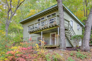 Interior - Black Mountain Cabin Apartment ~ 2 Mi to Downtown! (Black Mountain)