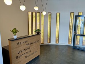 Reception - AMH - Wohnen auf Zeit (Munich)