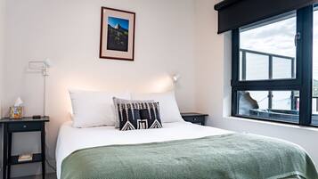 Luxury Condo | 2 bedrooms, iron/ironing board, free WiFi