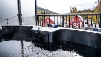 Luxury Condo | Private spa tub