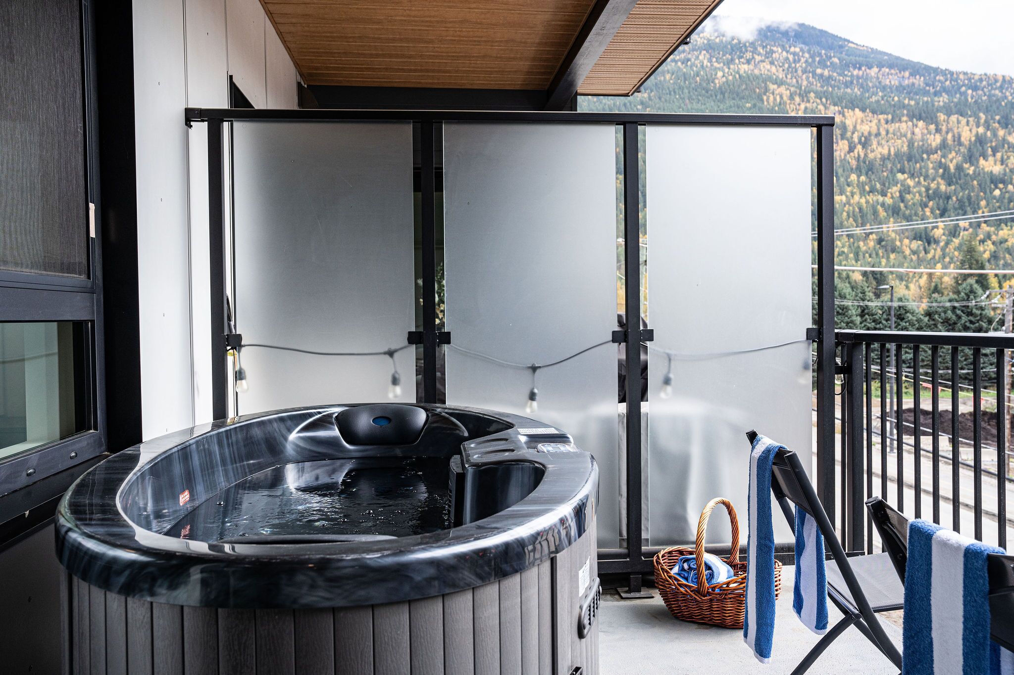 Luxury Condo | Private spa tub